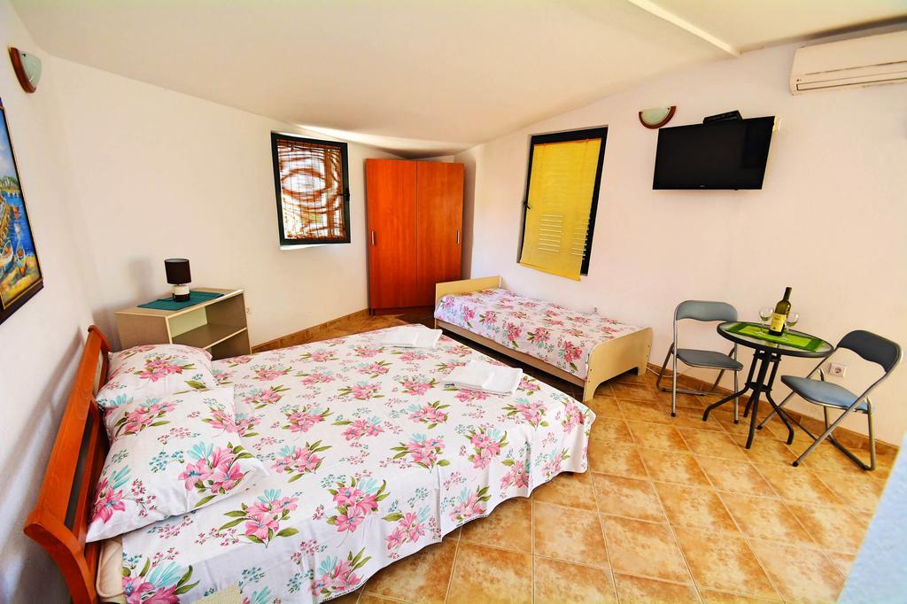 Kjara Apartments Tivat Eksteriør bilde